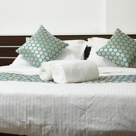Puthens Clifton Inn Kottayam Bagian luar foto